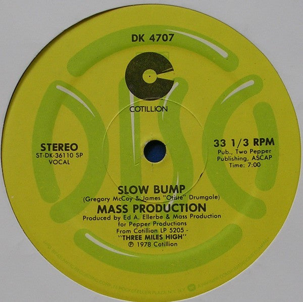 Mass Production : Groove Me / Slow Bump (12")